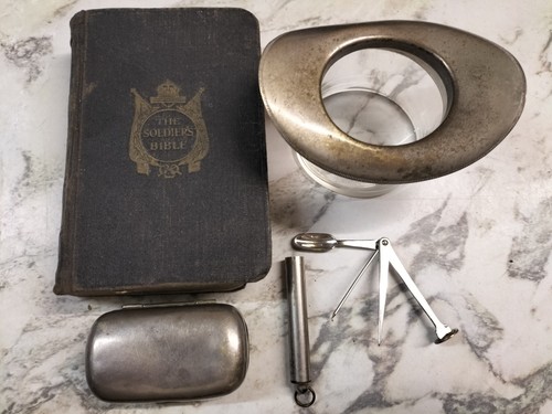 Smoking collectibles with ww1 - with,